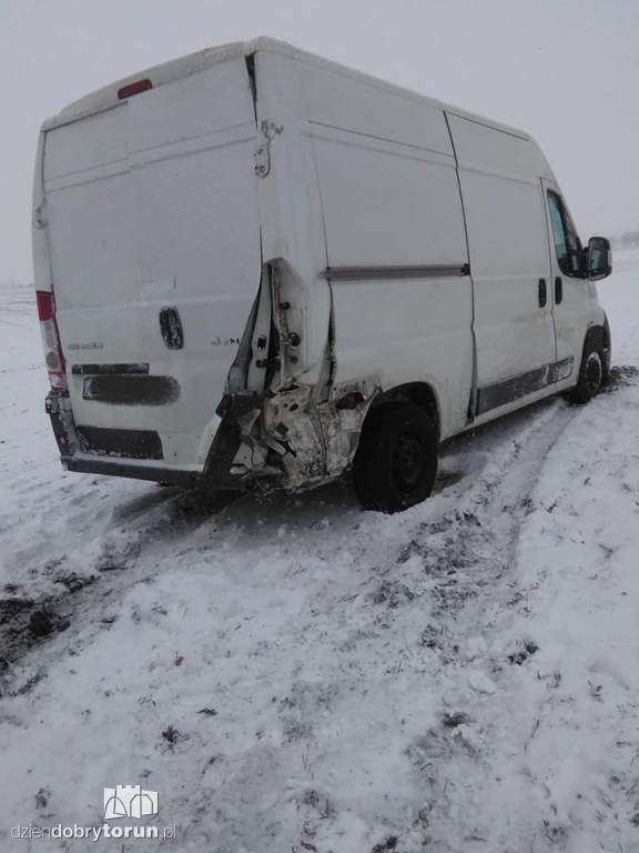 Groźnie kolizja na drodze w Ostaszewie