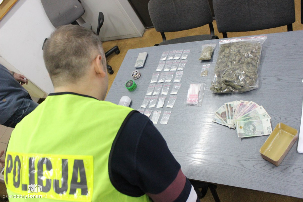 Policja w mieszkaniu 24-latki