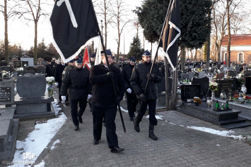 Tłumy pożgnały 16-letnią Wiktorię