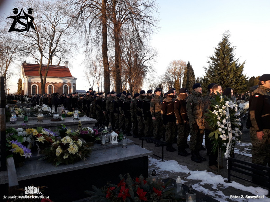 Tłumy pożgnały 16-letnią Wiktorię