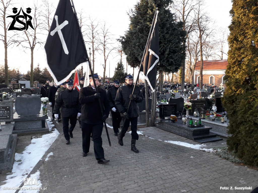 Tłumy pożgnały 16-letnią Wiktorię