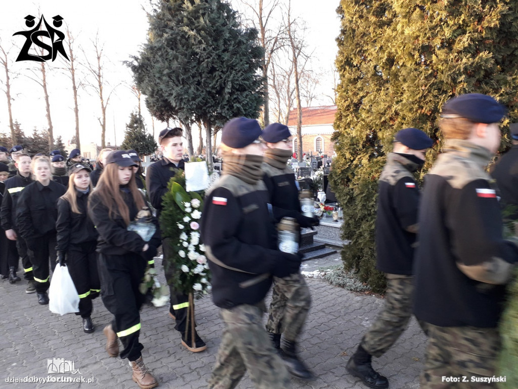 Tłumy pożgnały 16-letnią Wiktorię