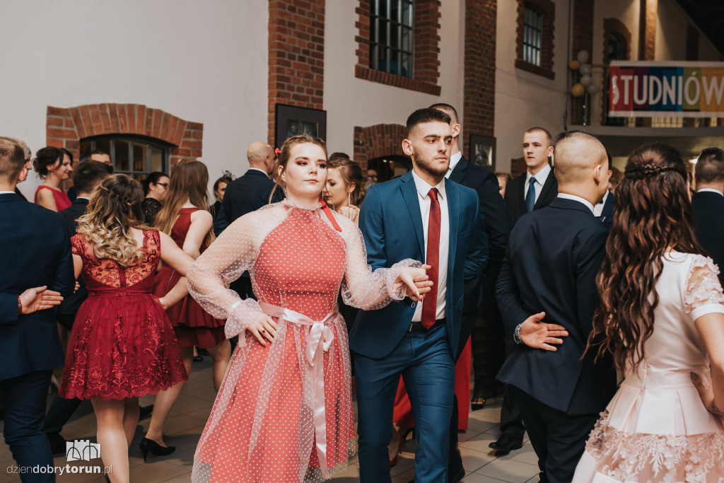 Wspaniała studniówka XIII LO