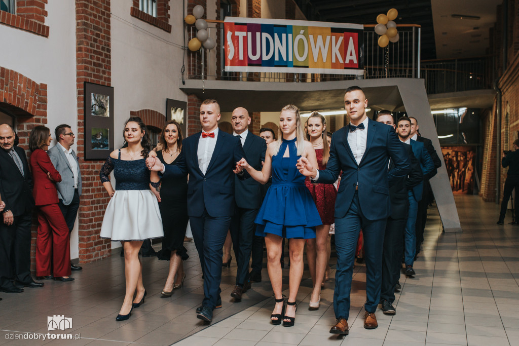 Wspaniała studniówka XIII LO