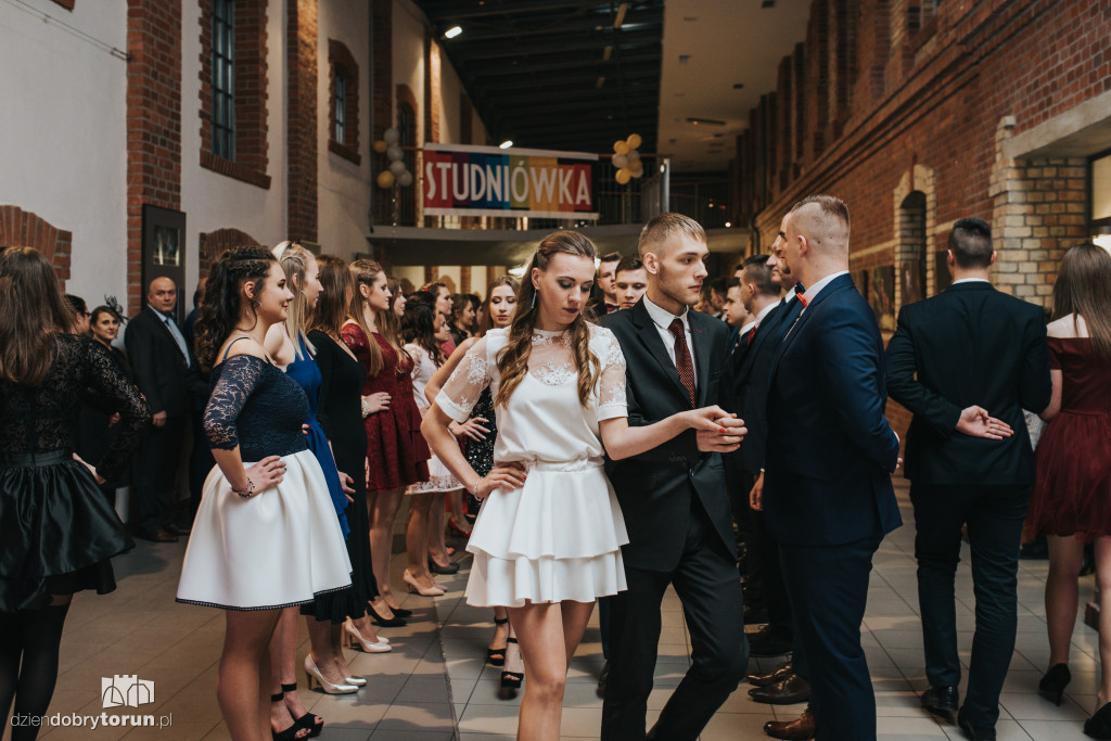 Wspaniała studniówka XIII LO