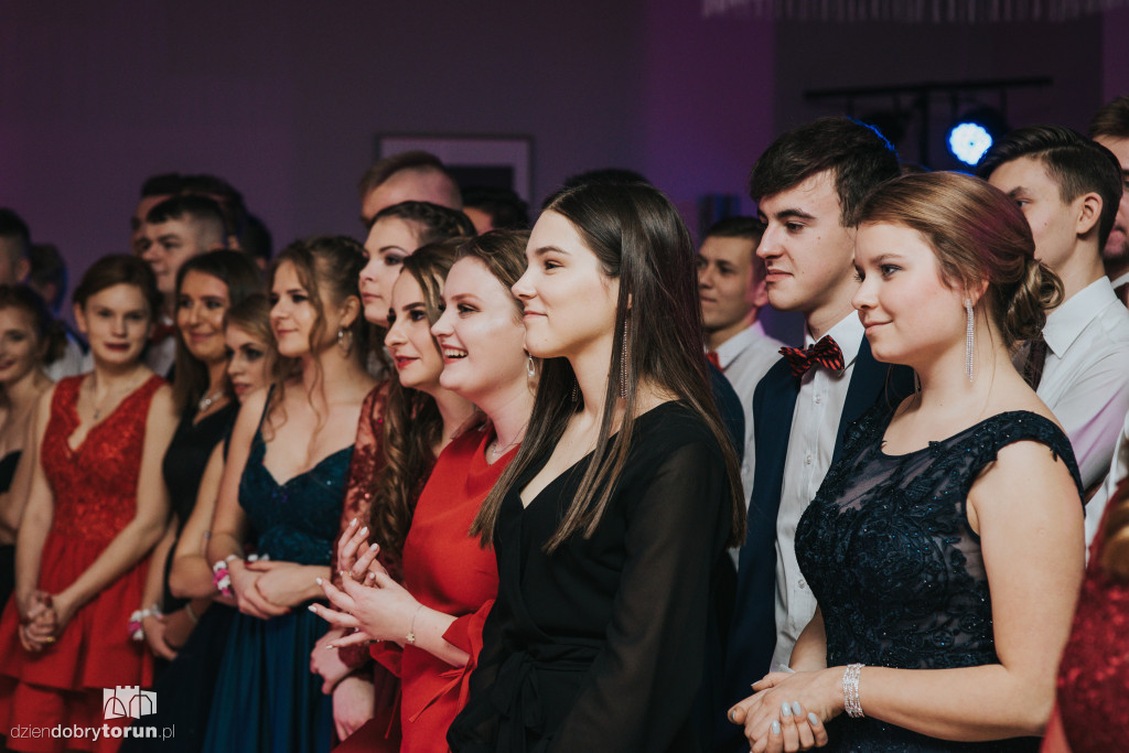 Tak bawiło się II LO na studniówce