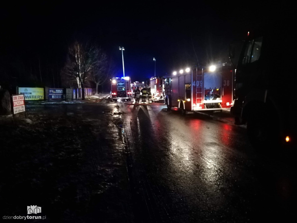 Pożar dawnej szwalni w Sierzewie