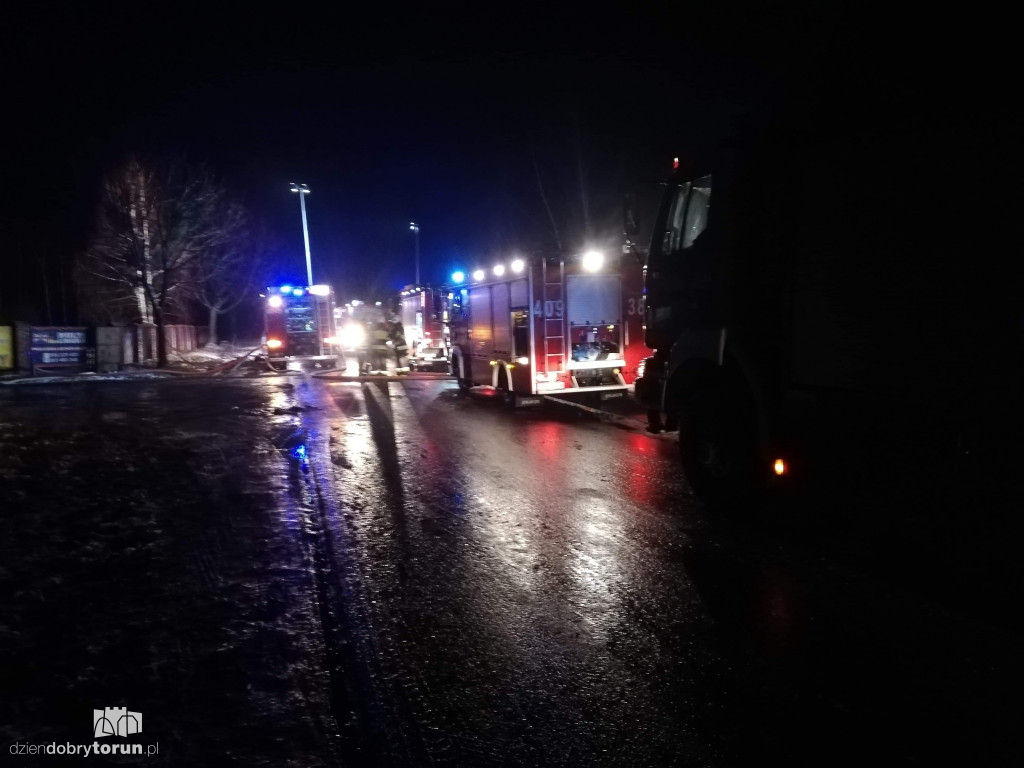 Pożar dawnej szwalni w Sierzewie