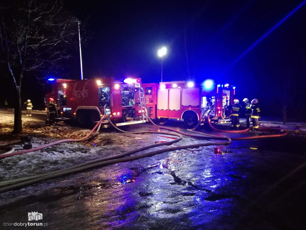 Pożar dawnej szwalni w Sierzewie