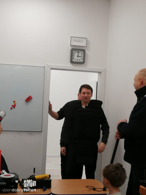Policjanci odwiedzili dzieci z półkolonii