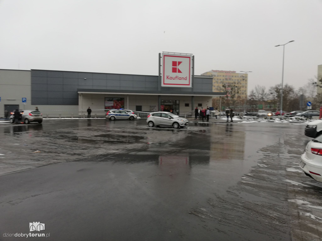 Ewakuacja sklepu Kaufland