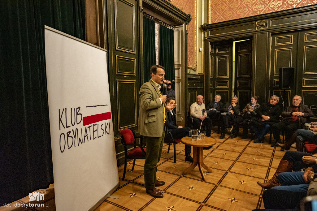 Radosław Sikorski w Dworze Artusa
