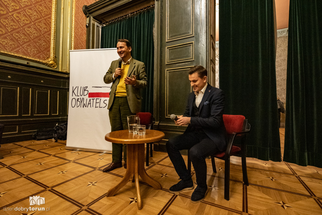 Radosław Sikorski w Dworze Artusa