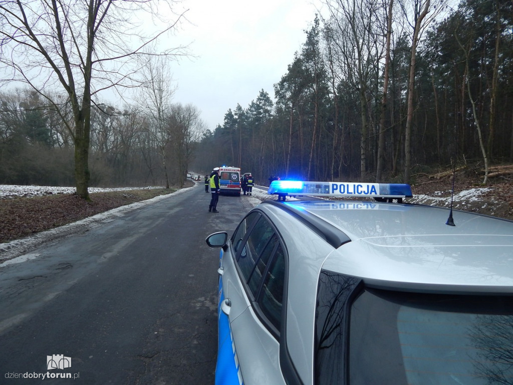 Wypadek w lesie. Na miejscu LPR