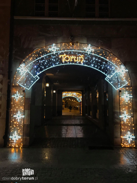 Toruń w śnieżnej scenerii
