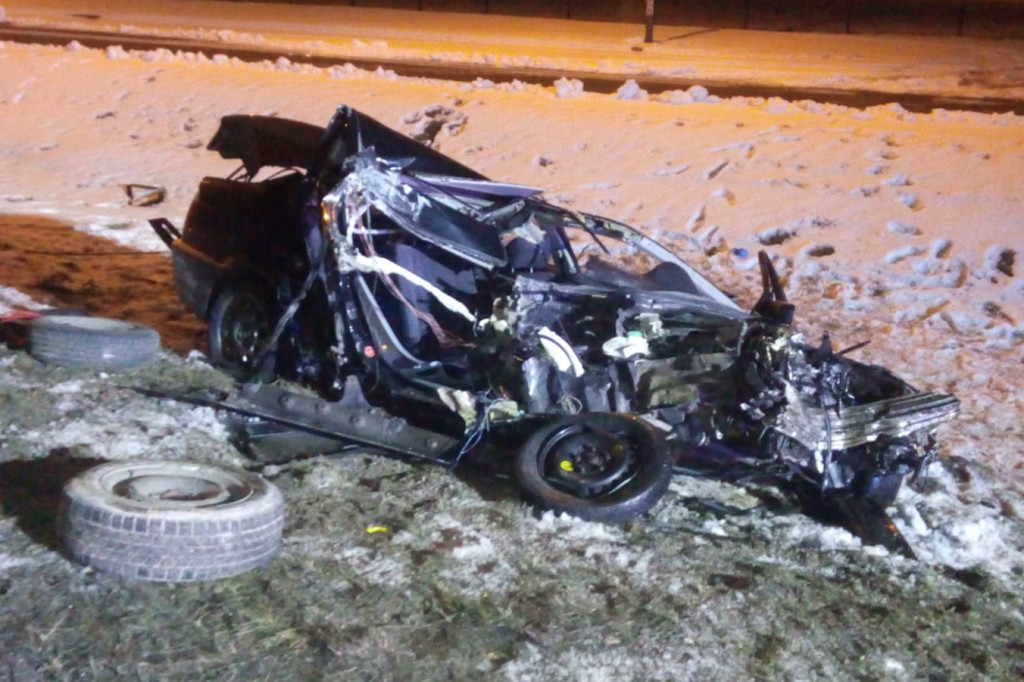 BMW bez szans w starciu z ciężarówką