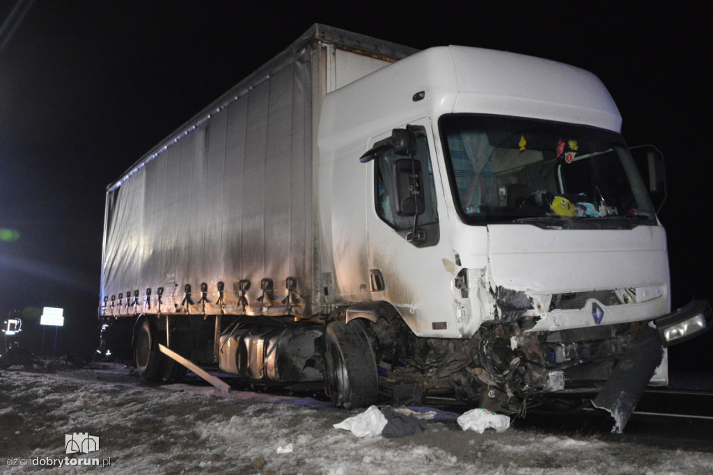 BMW bez szans w starciu z ciężarówką
