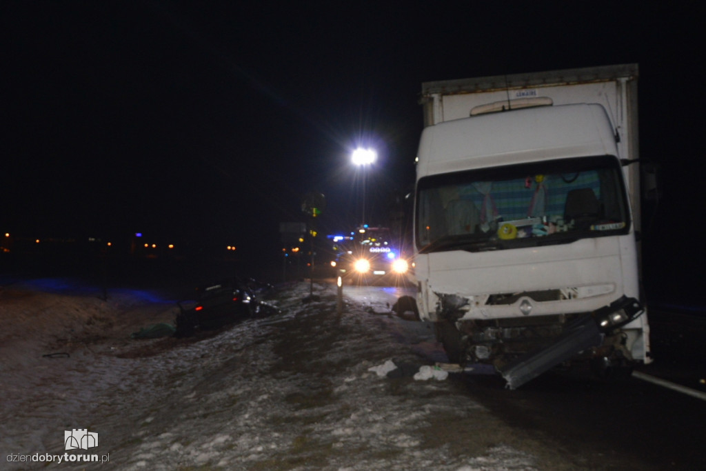 BMW bez szans w starciu z ciężarówką