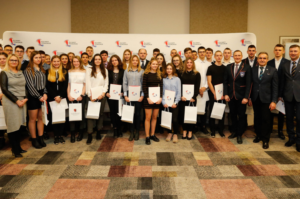 Marszałek nagrodził sportowców