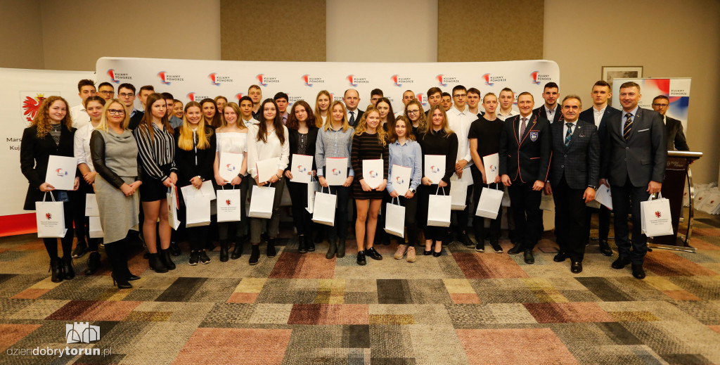 Marszałek nagrodził sportowców