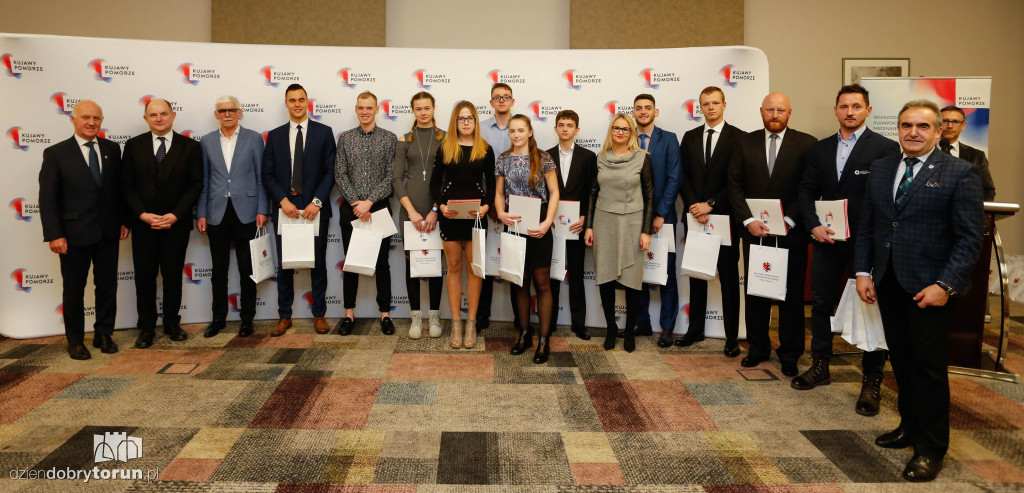 Marszałek nagrodził sportowców