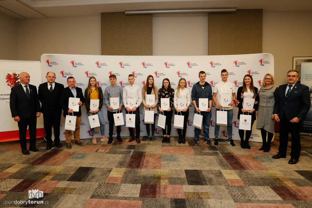 Marszałek nagrodził sportowców