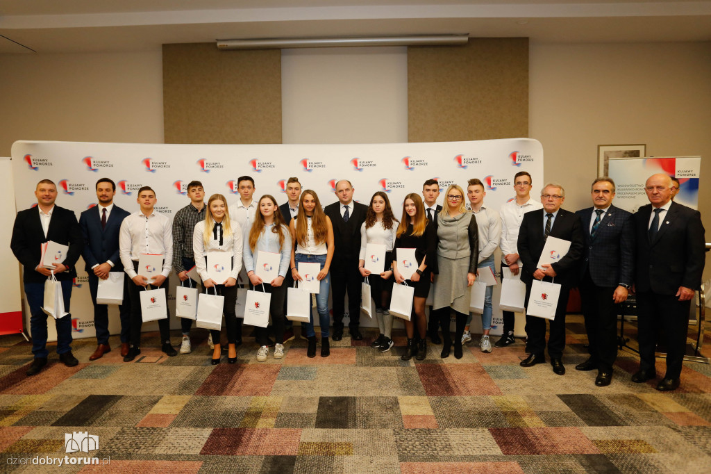 Marszałek nagrodził sportowców