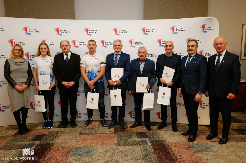 Marszałek nagrodził sportowców