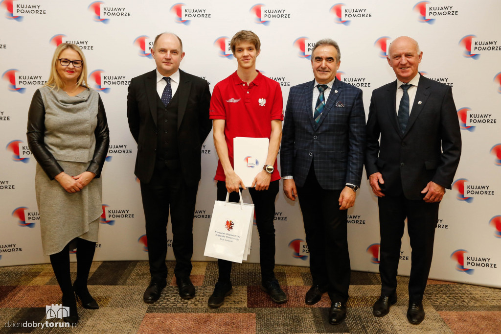 Marszałek nagrodził sportowców