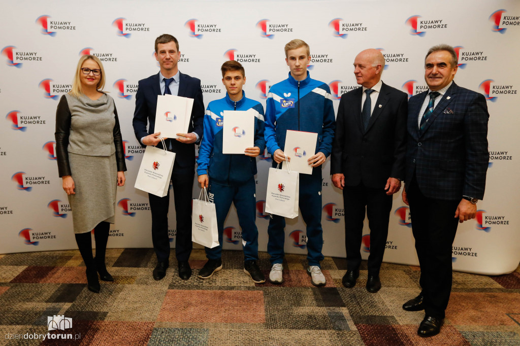 Marszałek nagrodził sportowców