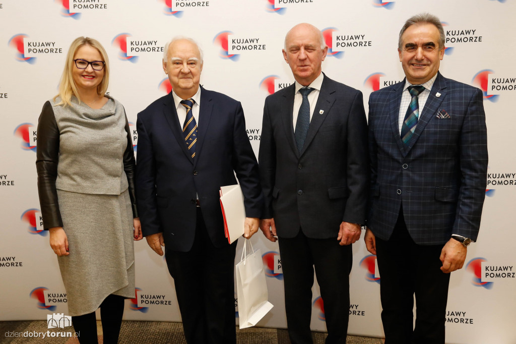 Marszałek nagrodził sportowców