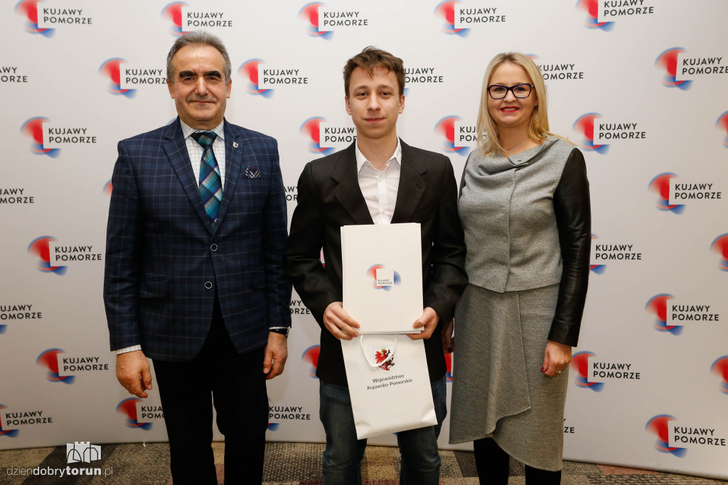 Marszałek nagrodził sportowców