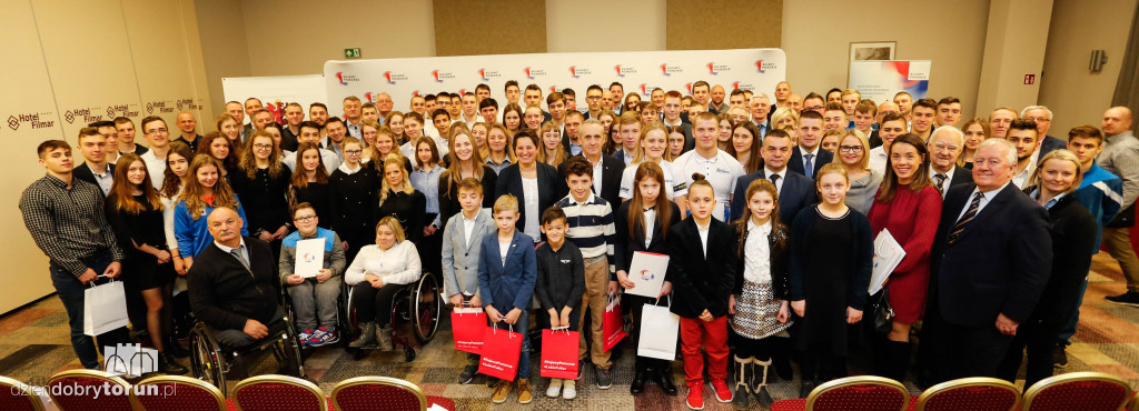 Marszałek nagrodził sportowców