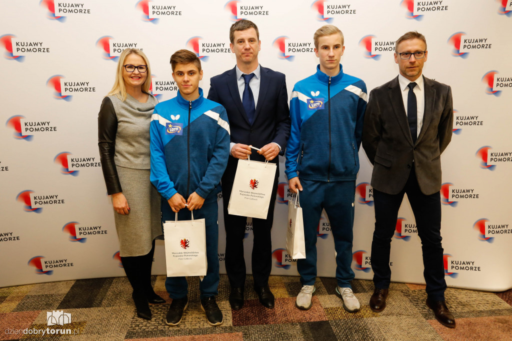 Marszałek nagrodził sportowców