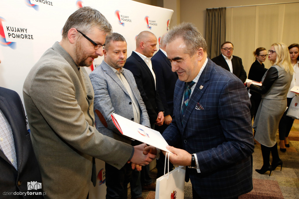 Marszałek nagrodził sportowców