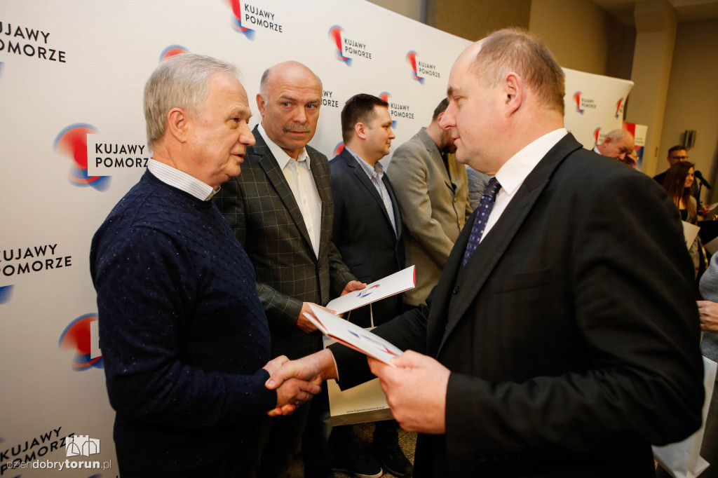 Marszałek nagrodził sportowców