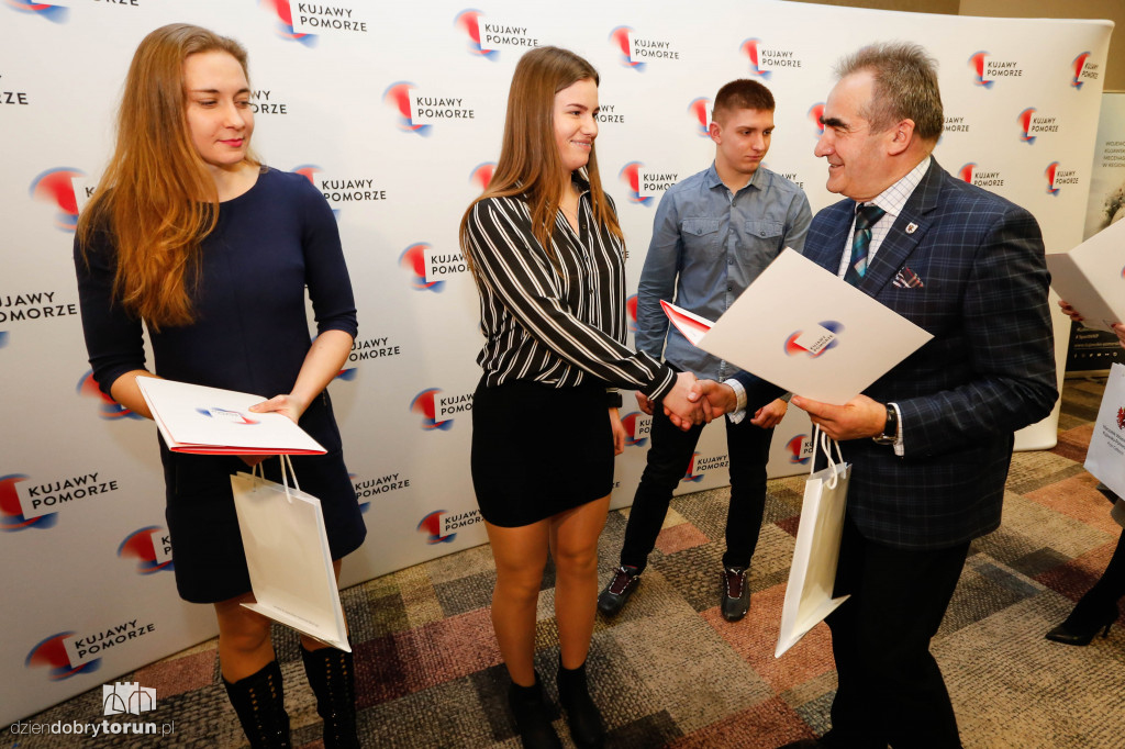 Marszałek nagrodził sportowców