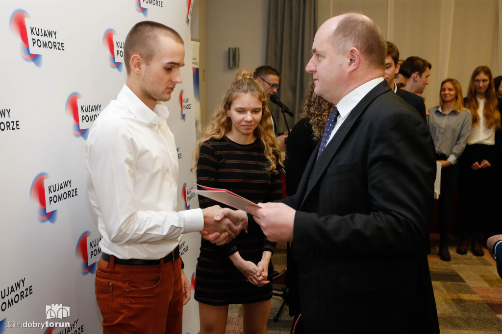 Marszałek nagrodził sportowców