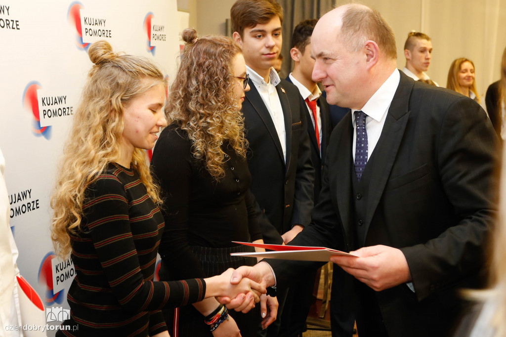Marszałek nagrodził sportowców