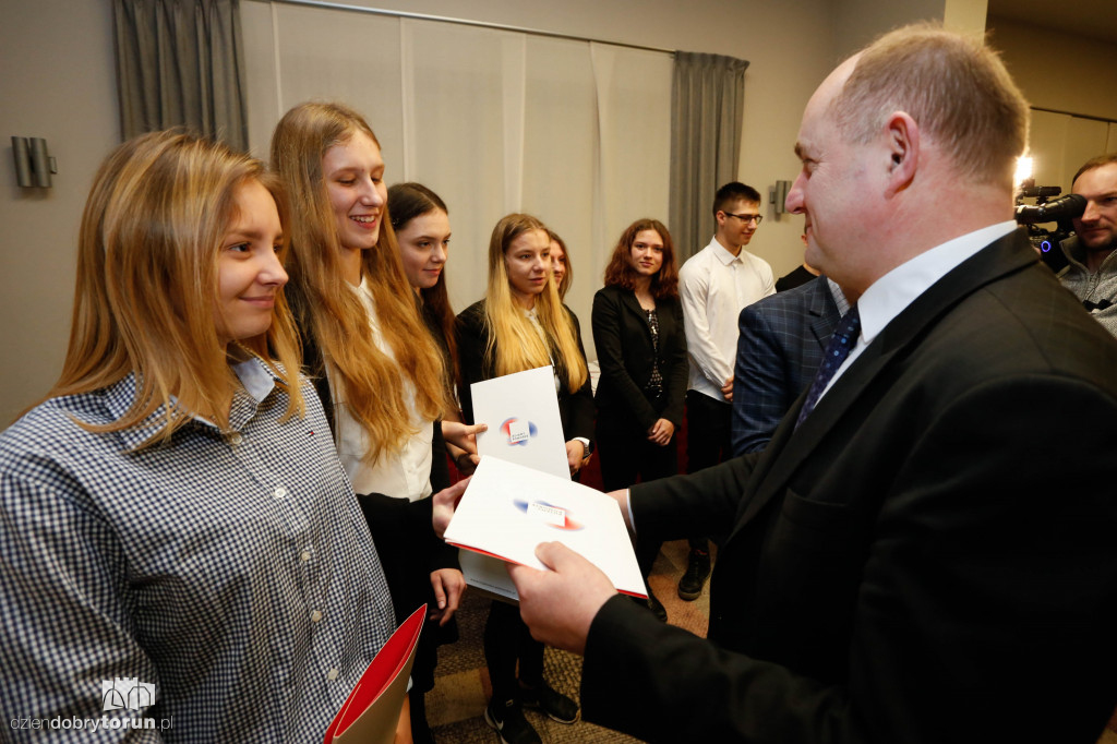 Marszałek nagrodził sportowców