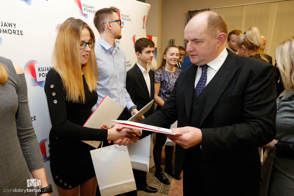 Marszałek nagrodził sportowców