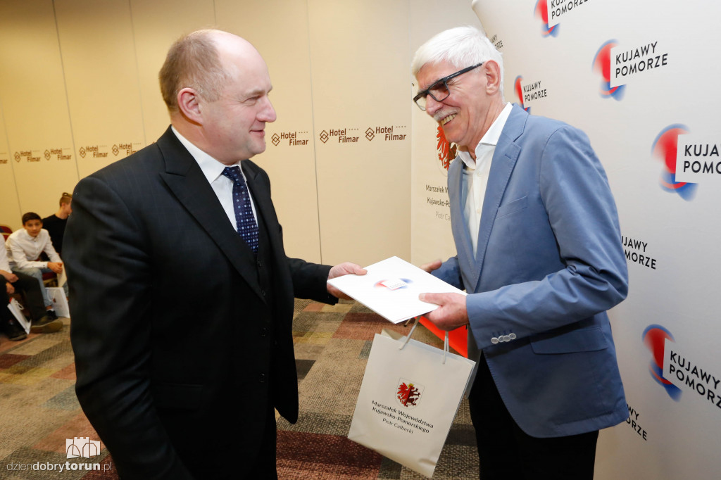 Marszałek nagrodził sportowców