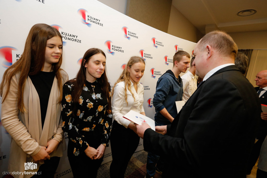 Marszałek nagrodził sportowców