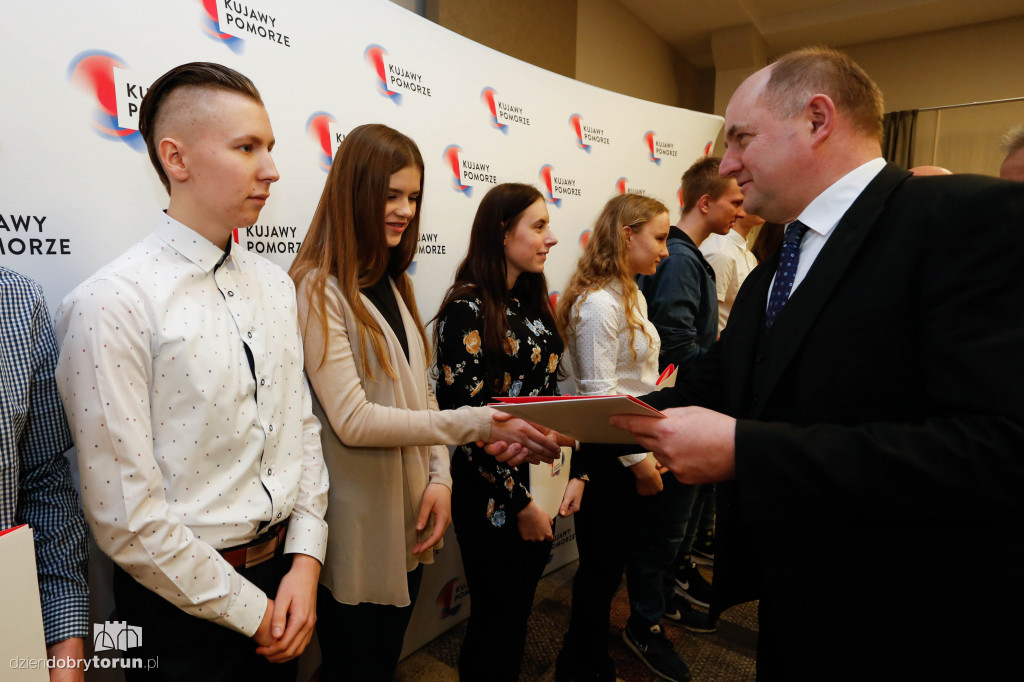 Marszałek nagrodził sportowców