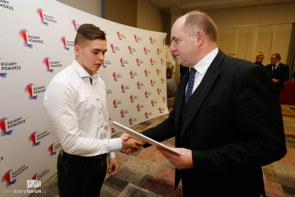Marszałek nagrodził sportowców