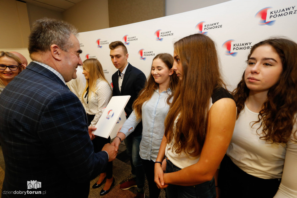Marszałek nagrodził sportowców