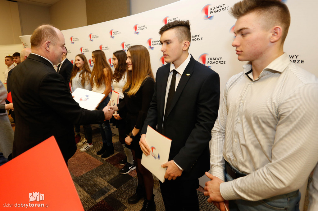 Marszałek nagrodził sportowców