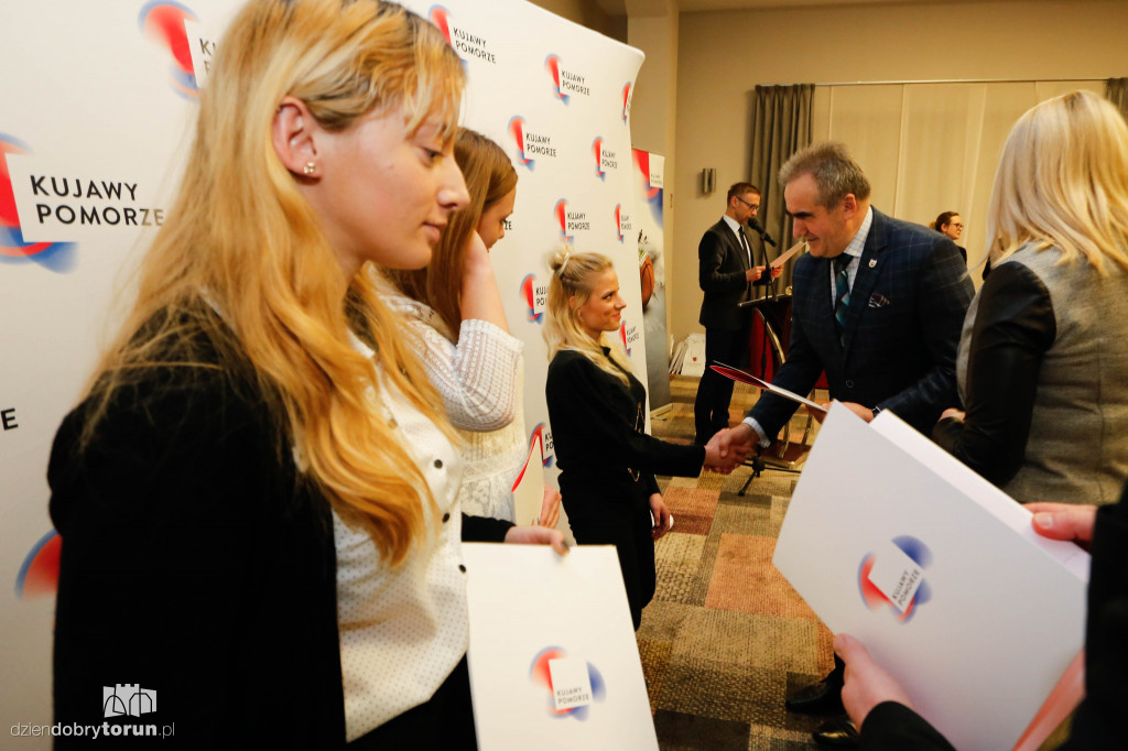 Marszałek nagrodził sportowców