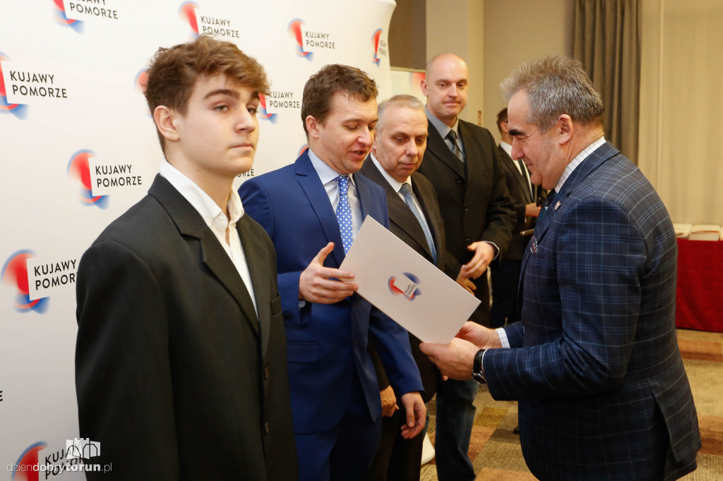 Marszałek nagrodził sportowców