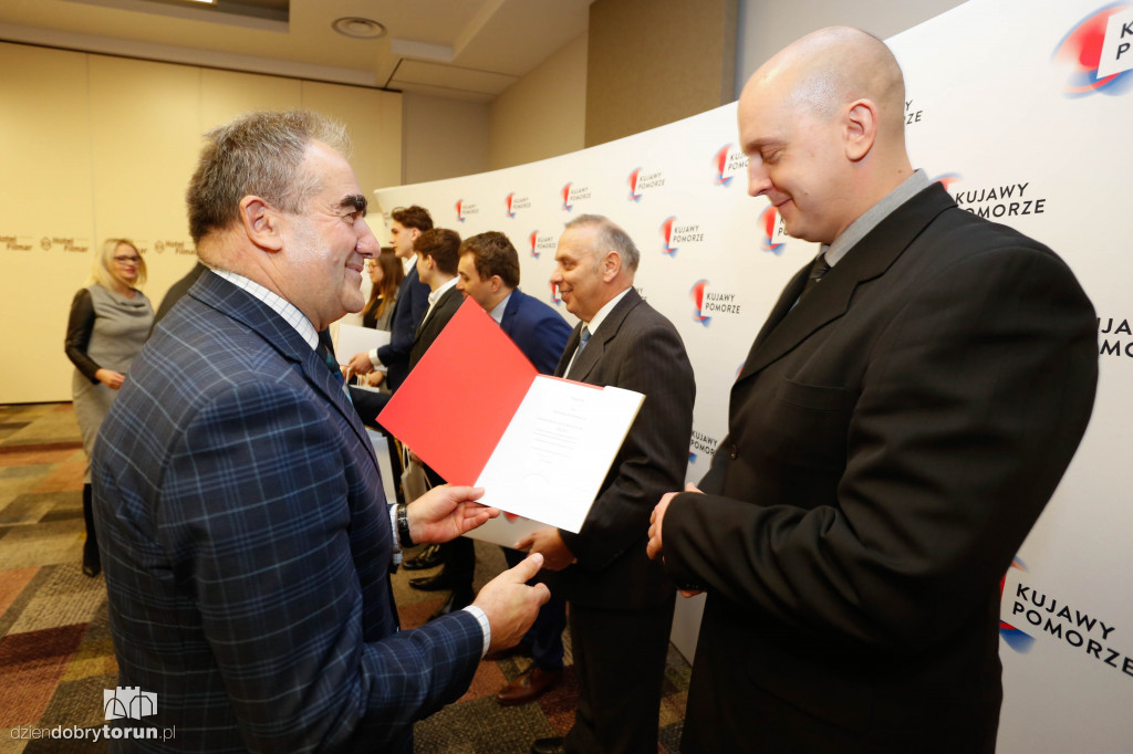 Marszałek nagrodził sportowców